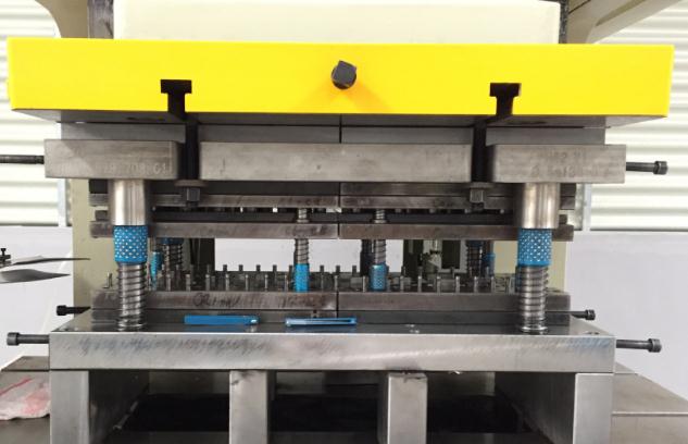松崗五金沖壓件加工廠-沖壓模具實(shí)物圖
